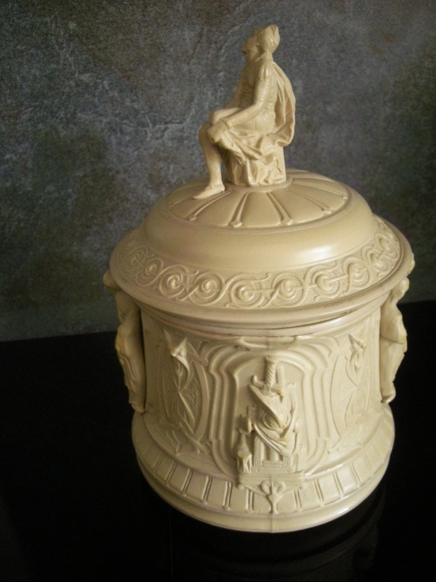 Pot  à  Tabac  Grès  Fin  1870  décor "  la  Commédia  Dell' Arte  " Sarreguemines-photo-3