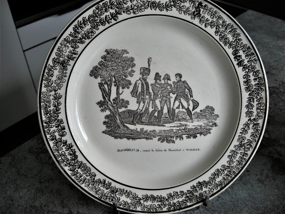 4  Assiettes  Faience  Fine  1819  De  Montereau   Decor  Officiers  Napoleoniens  -photo-2