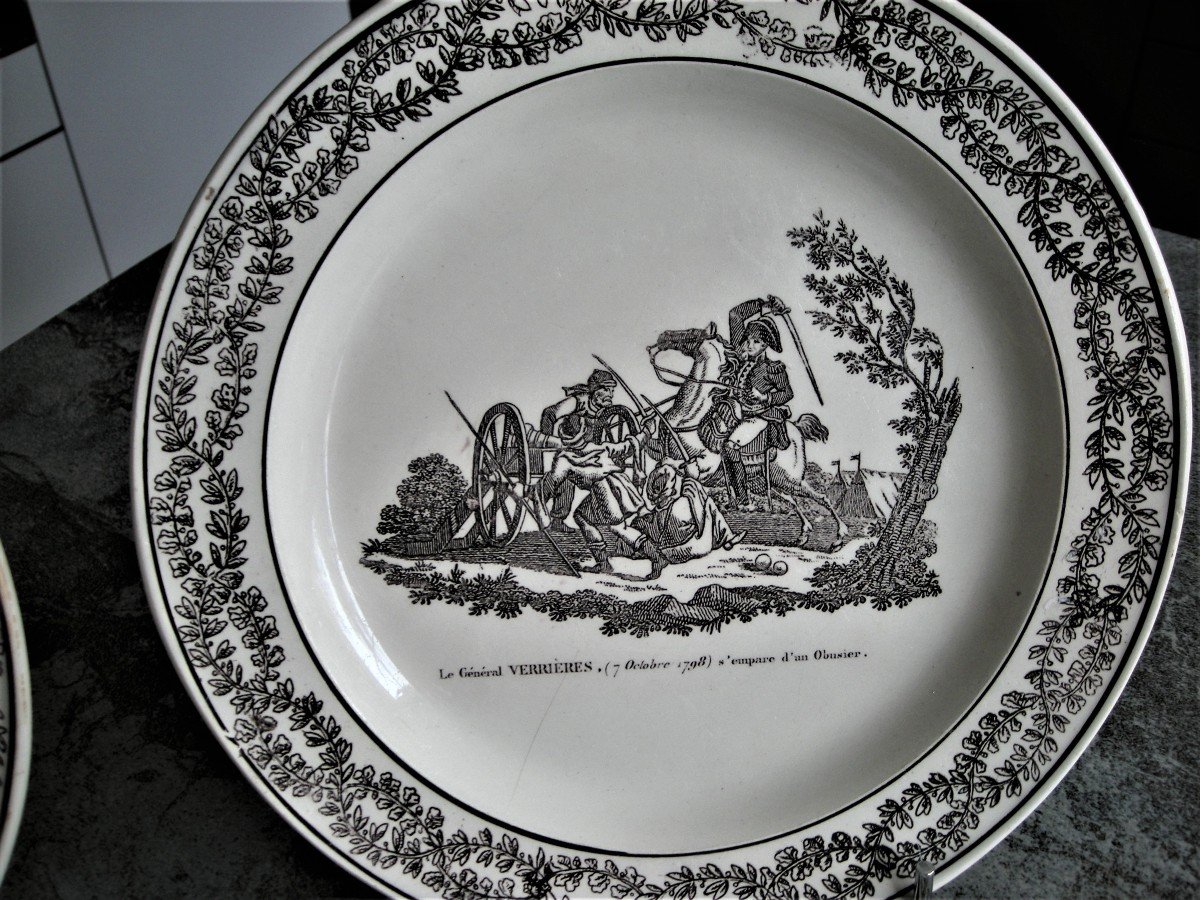 4  Assiettes  Faience  Fine  1819  De  Montereau   Decor  Officiers  Napoleoniens  -photo-4