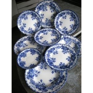 8  Assiettes  "  Flora  Aux  Roses  "  De  Creil  Et  Montereau