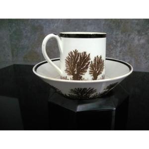 Tasse  Et  Soucoupe  Faience  Fine  Decor  Herborisation  Vers  1803