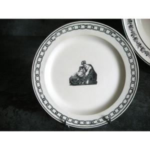 Fine Earthenware Plate Circa 1800 Grisaille Decor By Montereau