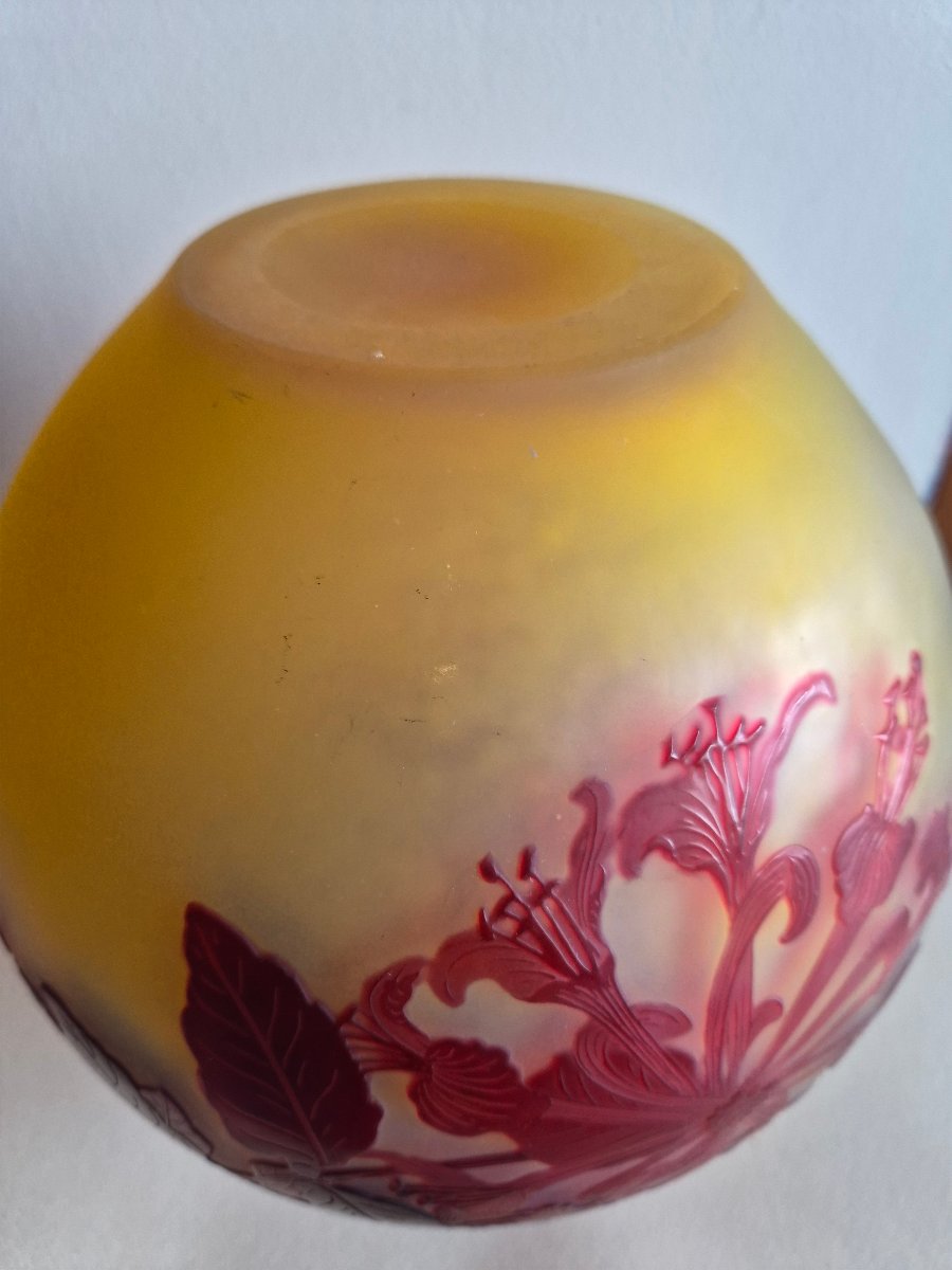 IMPORTANT VASE BOULE SIGNÉ EMILE GALLÉ. DECOR CHÈVREFEUILLE-photo-8