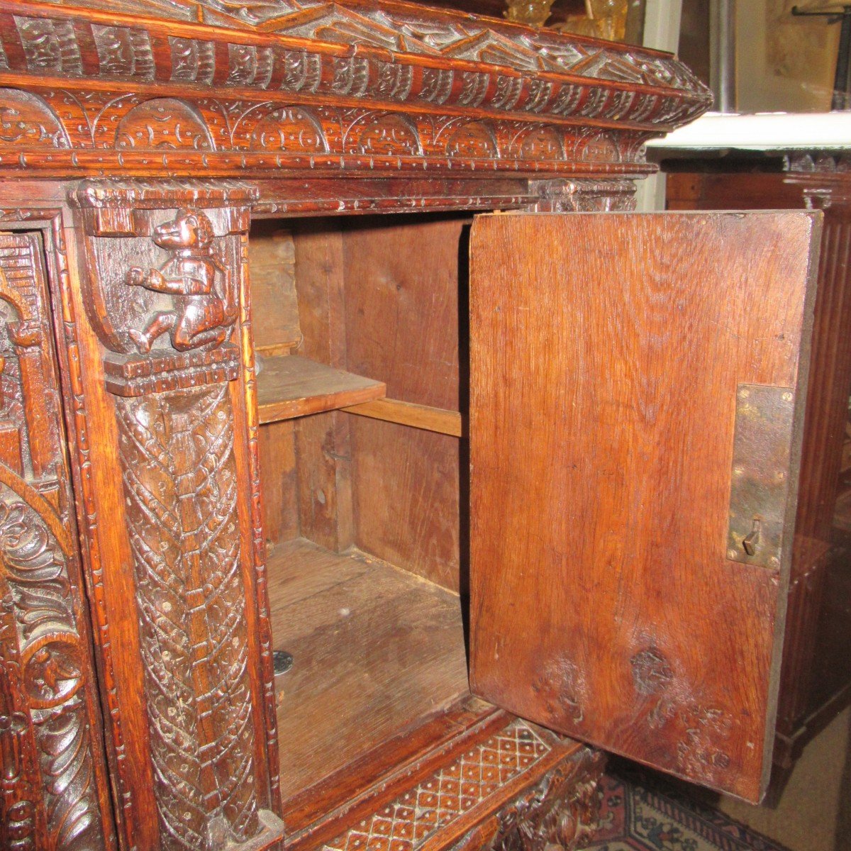 French Renaissance Dresser-photo-3
