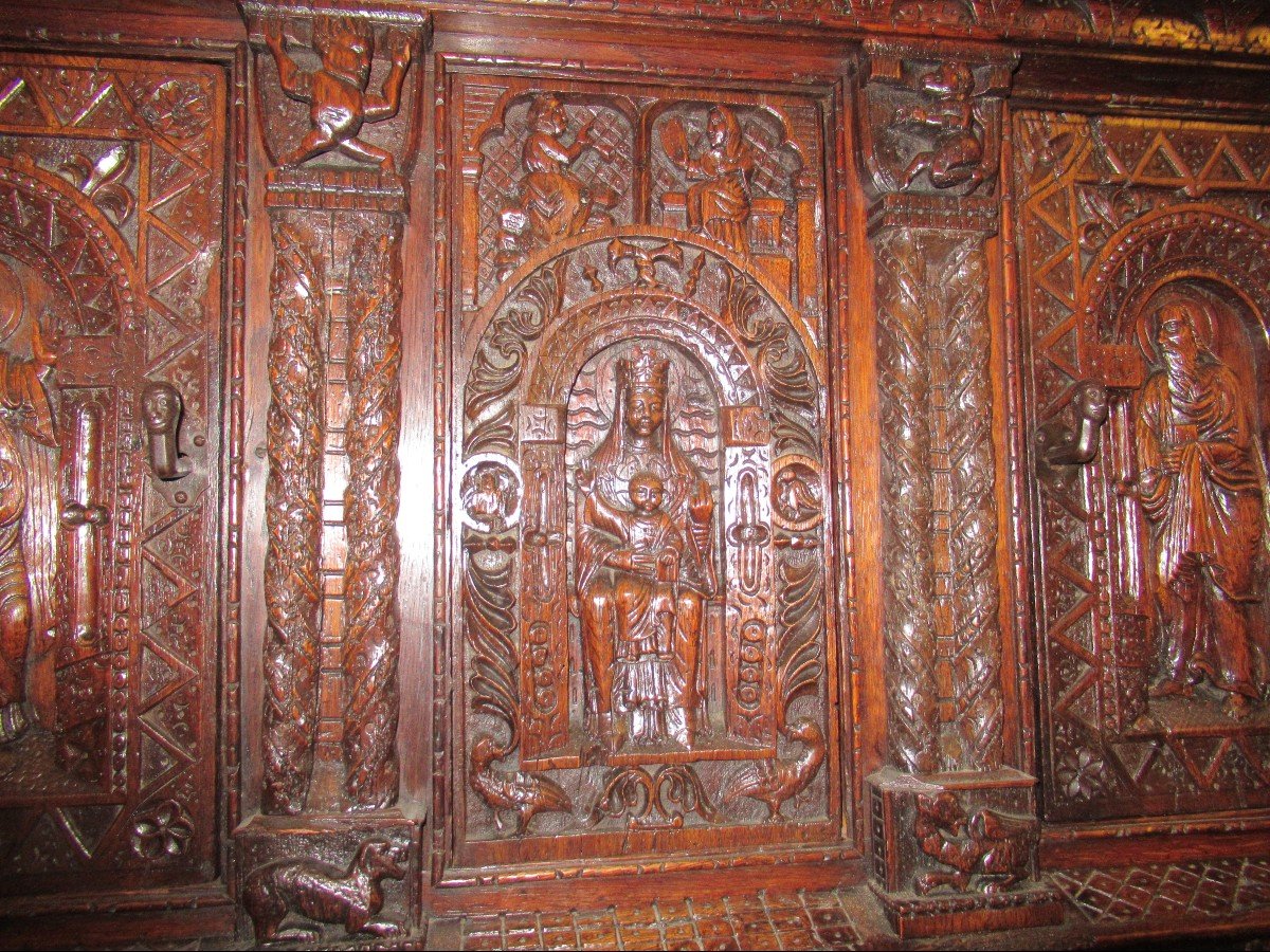 French Renaissance Dresser-photo-2