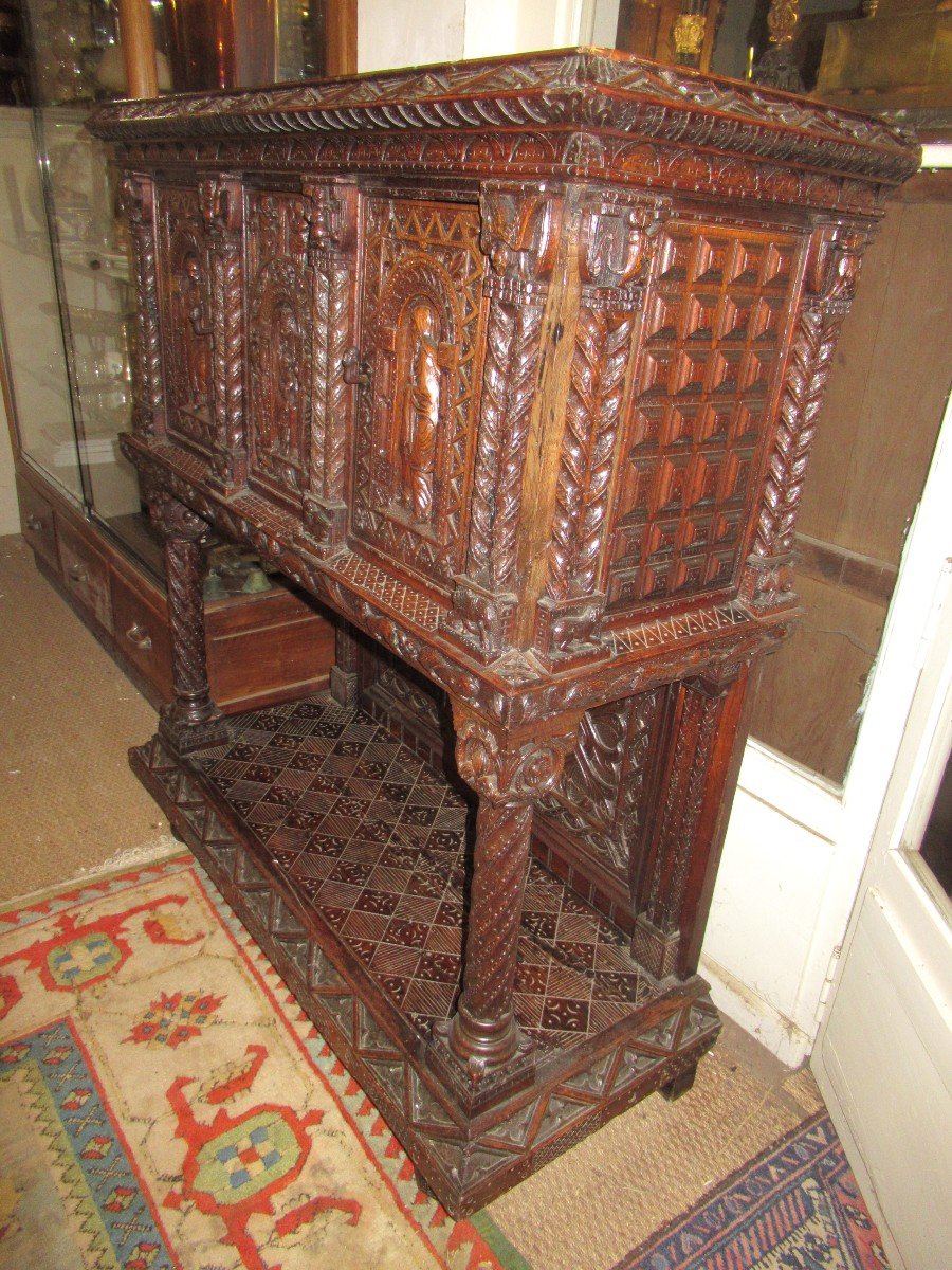 French Renaissance Dresser-photo-3