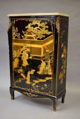 Meuble En Laque d'Inspiration Asiatique
