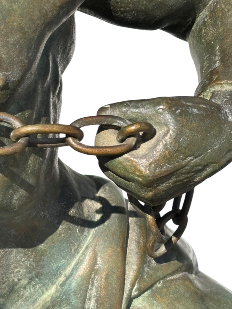 Sculpture La liberté brisant ses chaines  par Jean De Roncourt-photo-4