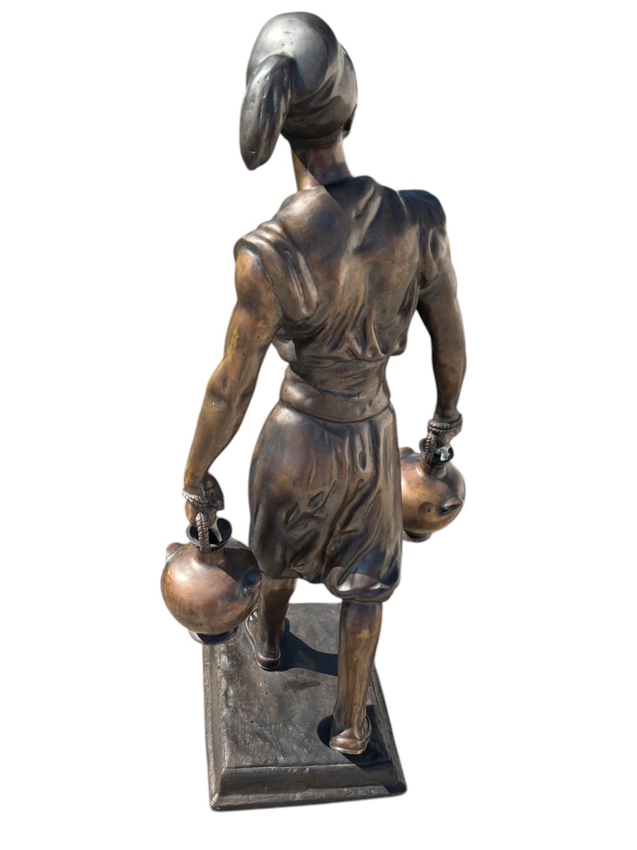 Grand bronze représentant un porteur d'eau Circa 1950-photo-1