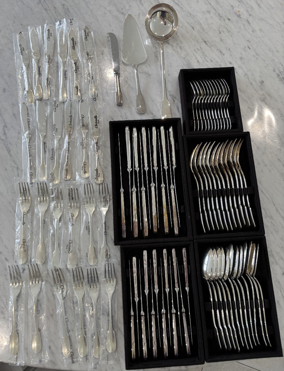 Ménagère Christofle modèle Cluny 87 pièces 