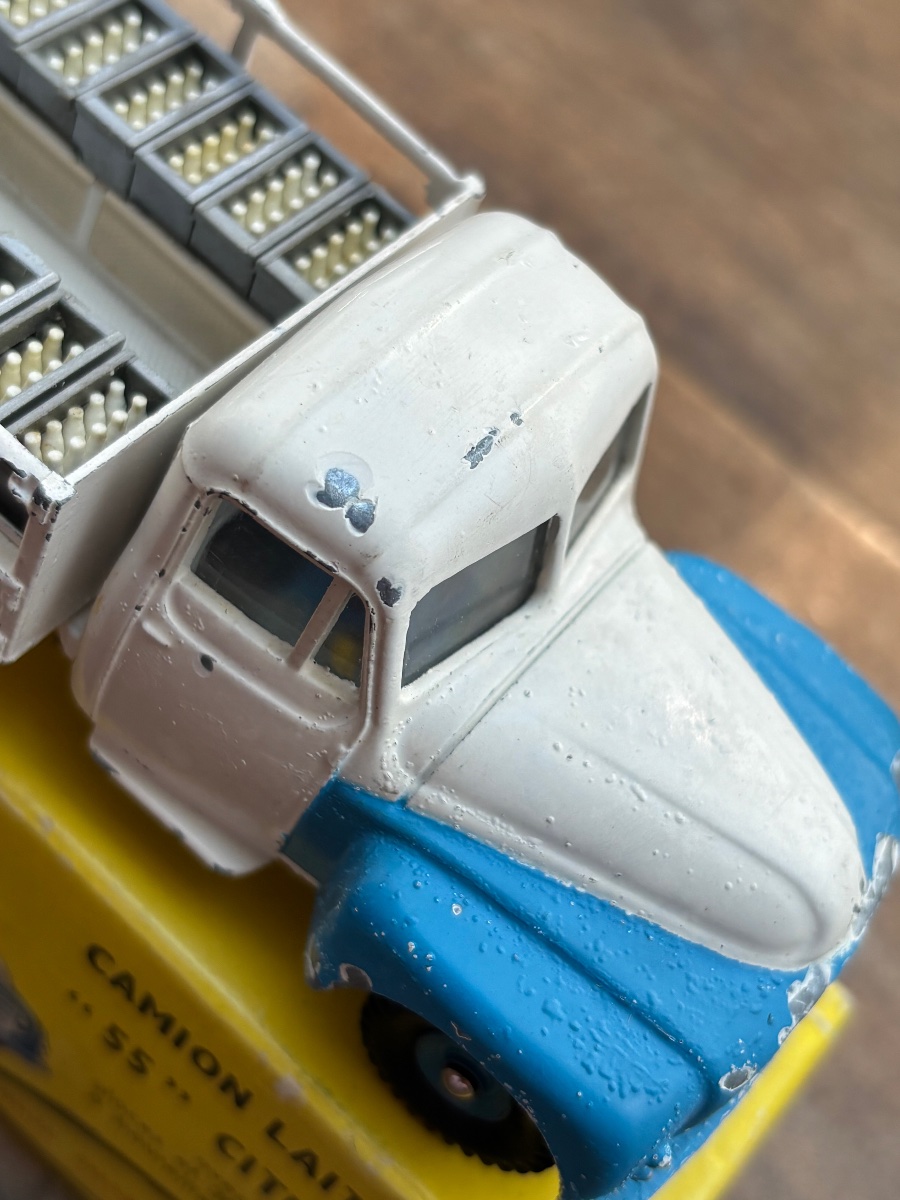 Dinky Toys Milk Truck -photo-3