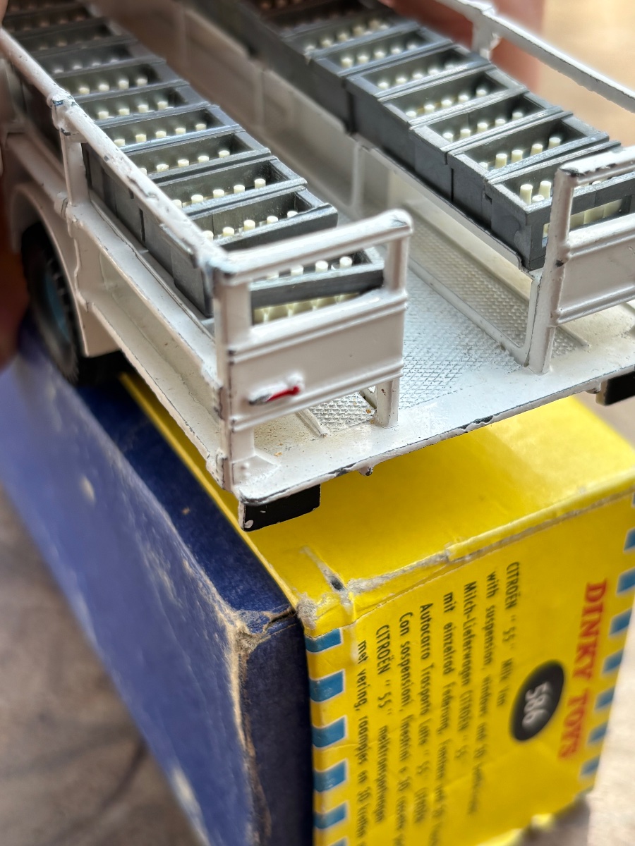 Dinky Toys Milk Truck -photo-1