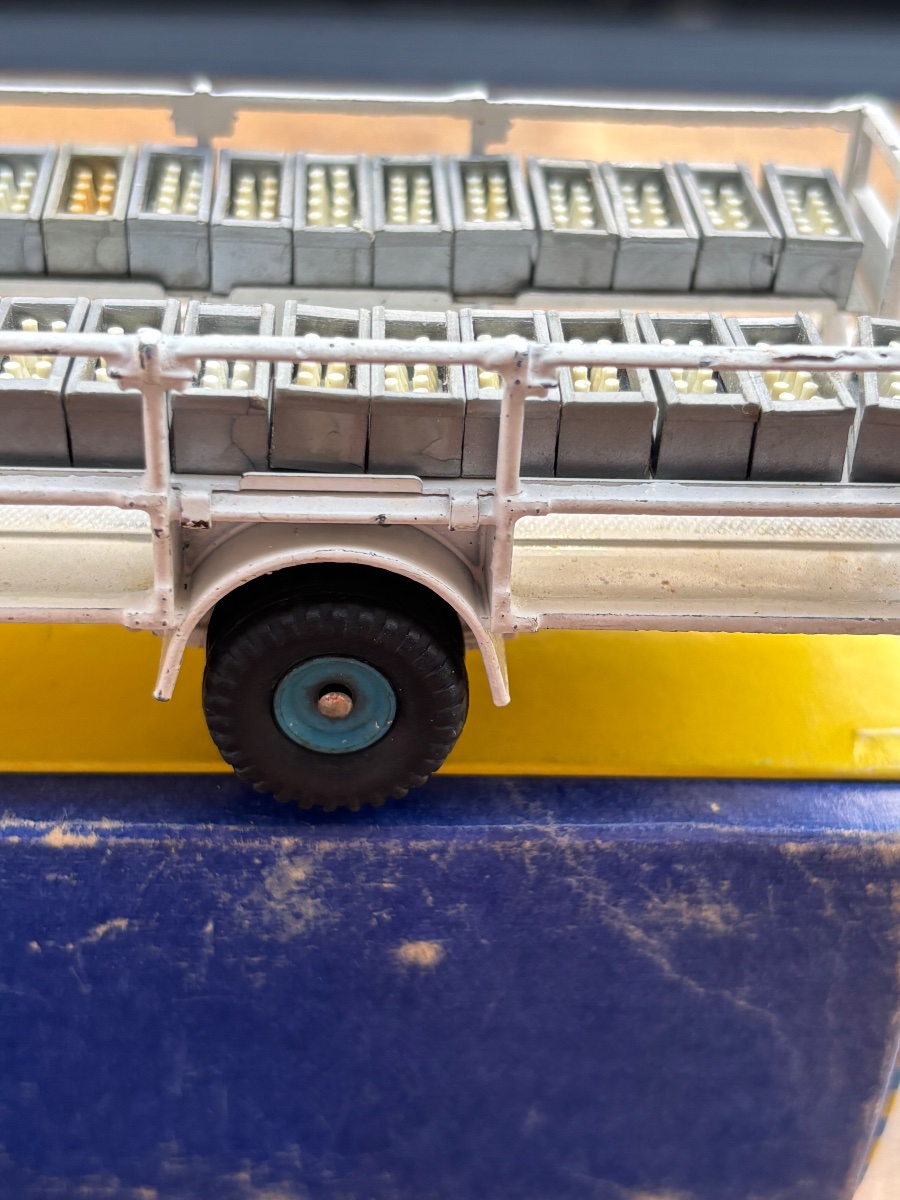 Dinky Toys Milk Truck -photo-2