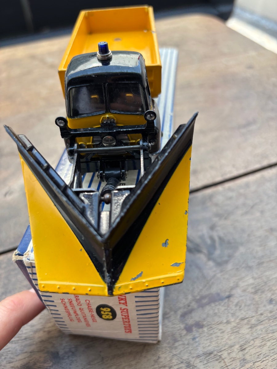 Dinky Super Toys Snow Plow With Windows (english)-photo-3