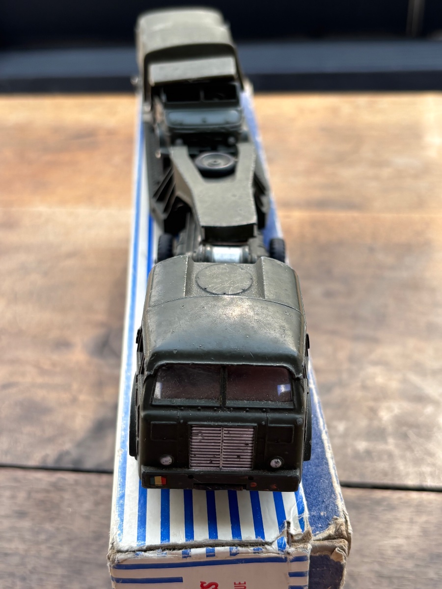 DINKY SUPERTOYS TRACTEUR BERLIET AVEC SEMI-REMORQUE PORTE-CHAR-photo-1
