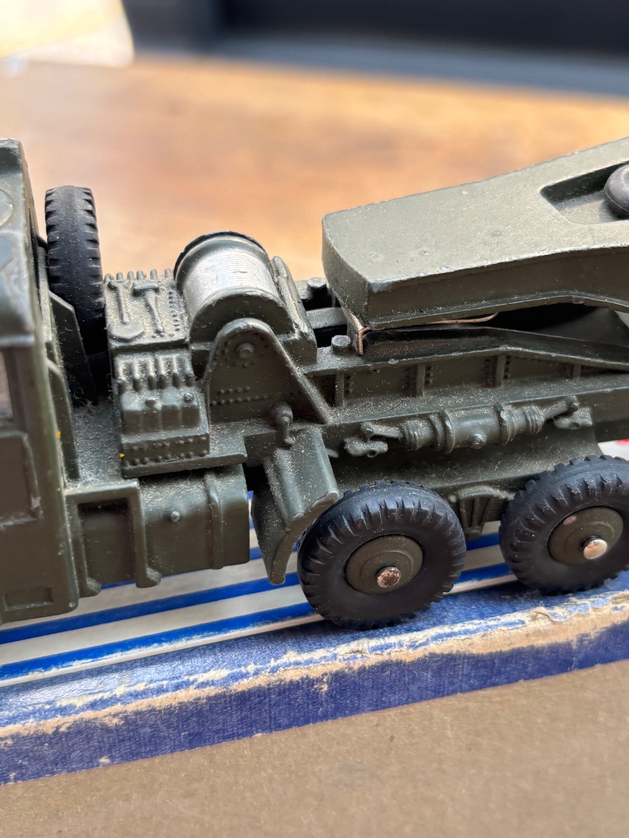 DINKY SUPERTOYS TRACTEUR BERLIET AVEC SEMI-REMORQUE PORTE-CHAR-photo-3