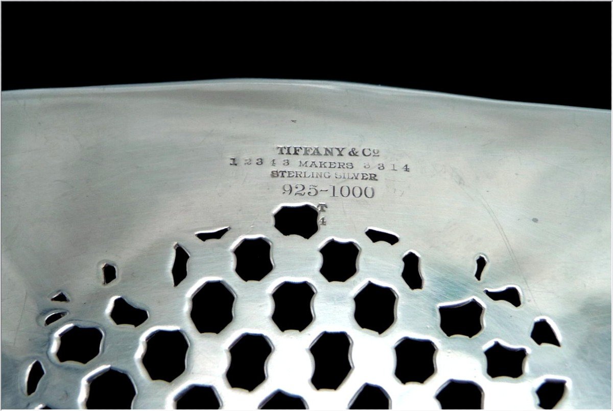 Tiffany & Co,  Londres  - Plateau Gravé et Repercé En Argent Massif -photo-2