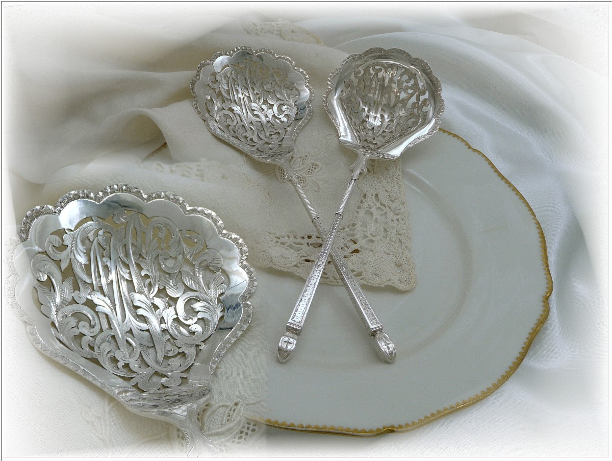 Boyer-Callot & Puiforcat - Cuillère à Sucre et Pelle à Fruits Argent Massif  Repercé et Gravé-photo-2