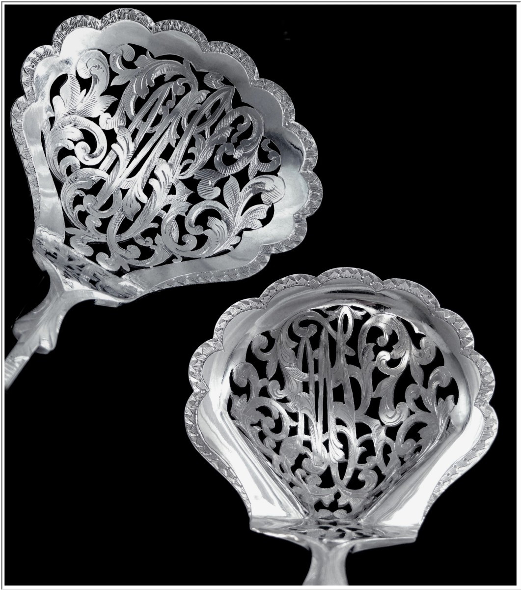 Boyer-Callot & Puiforcat - Cuillère à Sucre et Pelle à Fruits Argent Massif  Repercé et Gravé