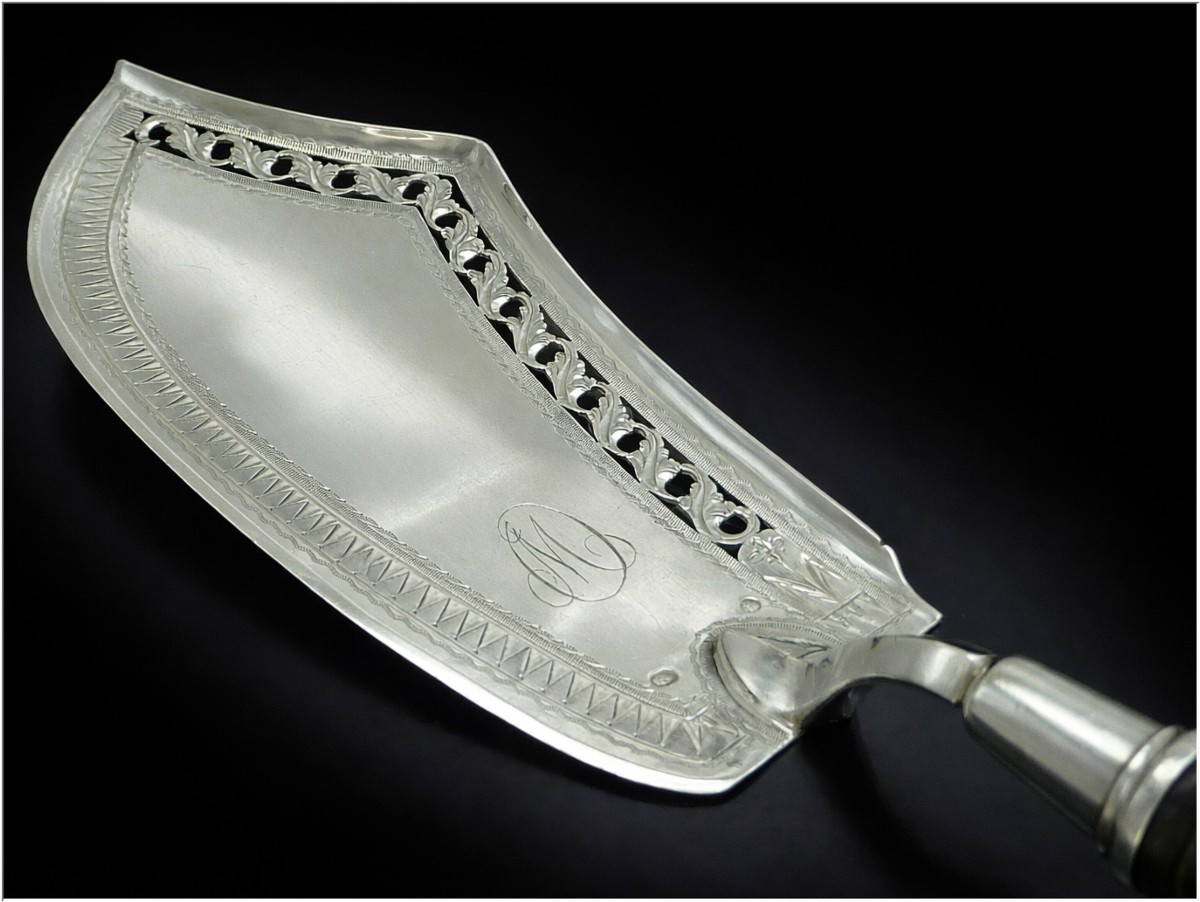 Pelle à Poisson en Argent Massif Repercé  Début XIX°-photo-2