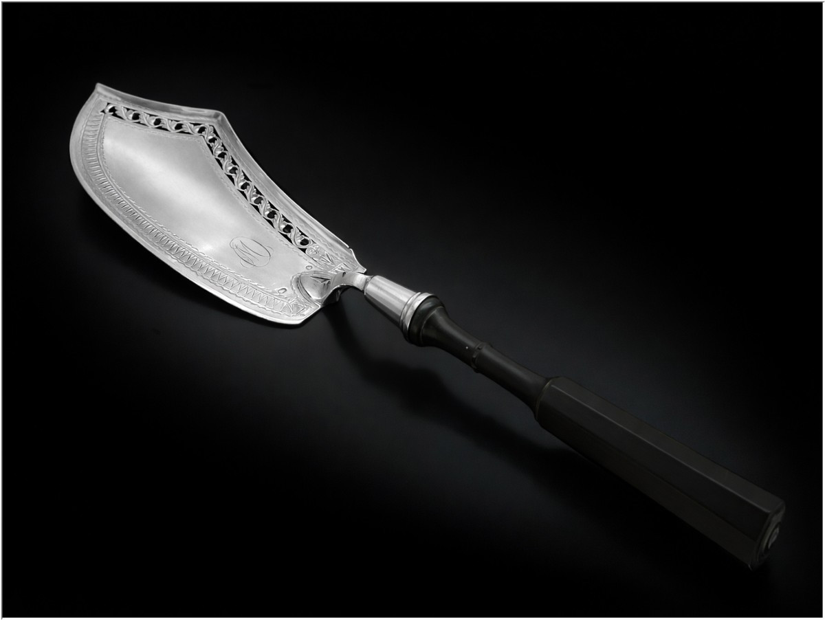 Pelle à Poisson en Argent Massif Repercé  Début XIX°