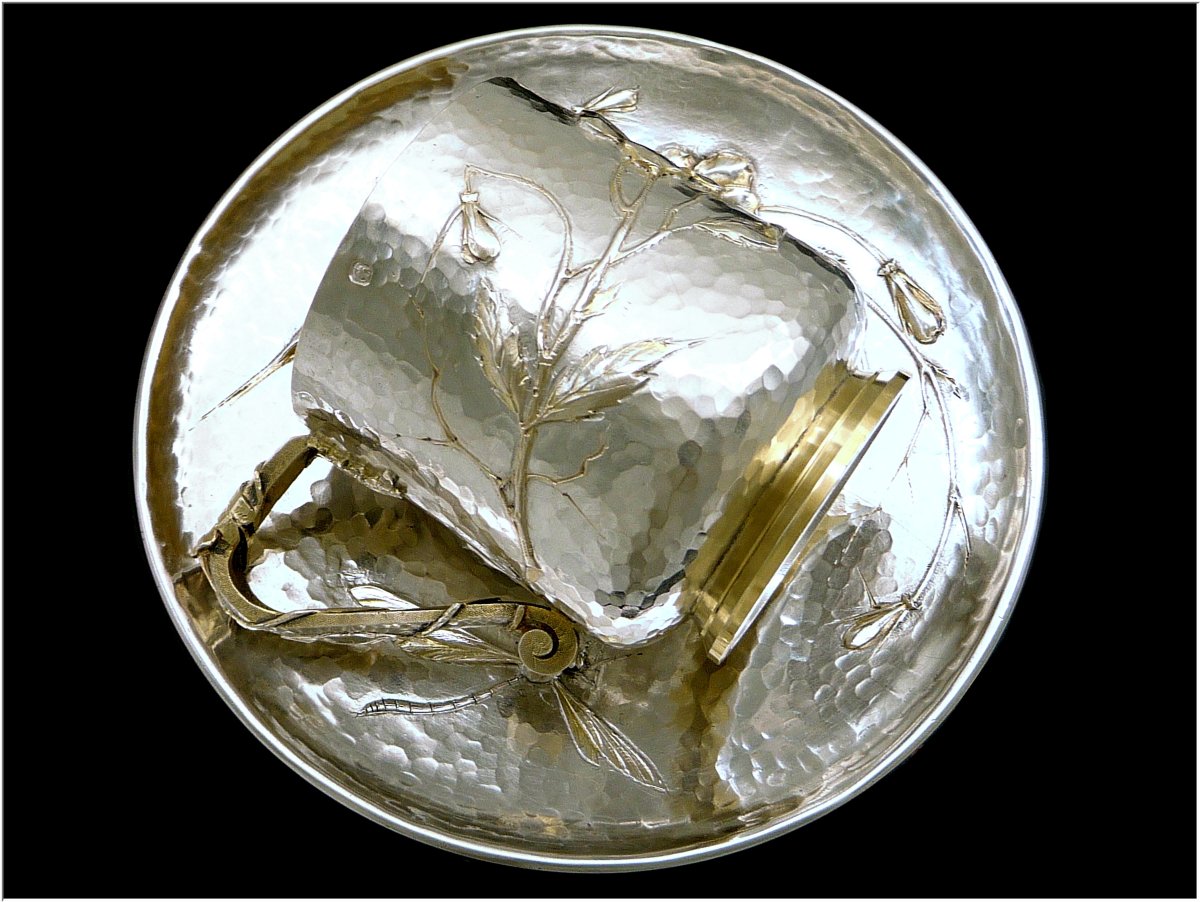 César Tonnelier -  Sterling Silver Hammered & Vermeil Cup  With Dragonfly And Beetle Design-photo-3