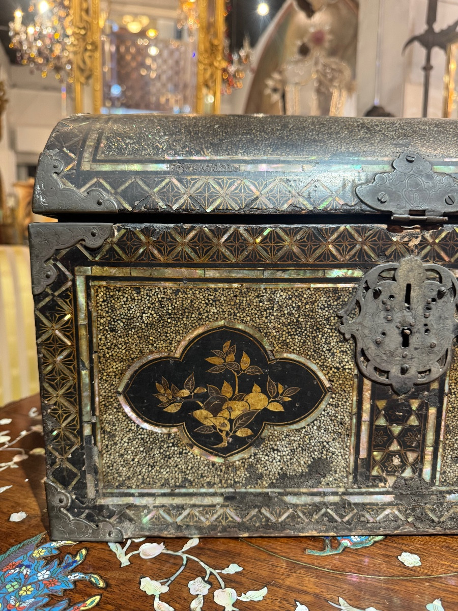 Japanese Namban Lacquer Box, Late 16th And Early 17th Century -photo-4
