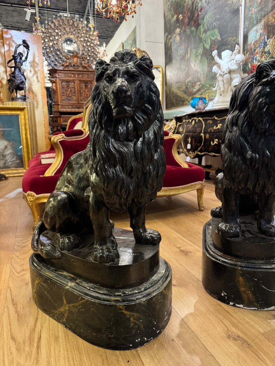 Pair Of Cast Iron Lions From Val d'Osne, 19th Century -photo-1