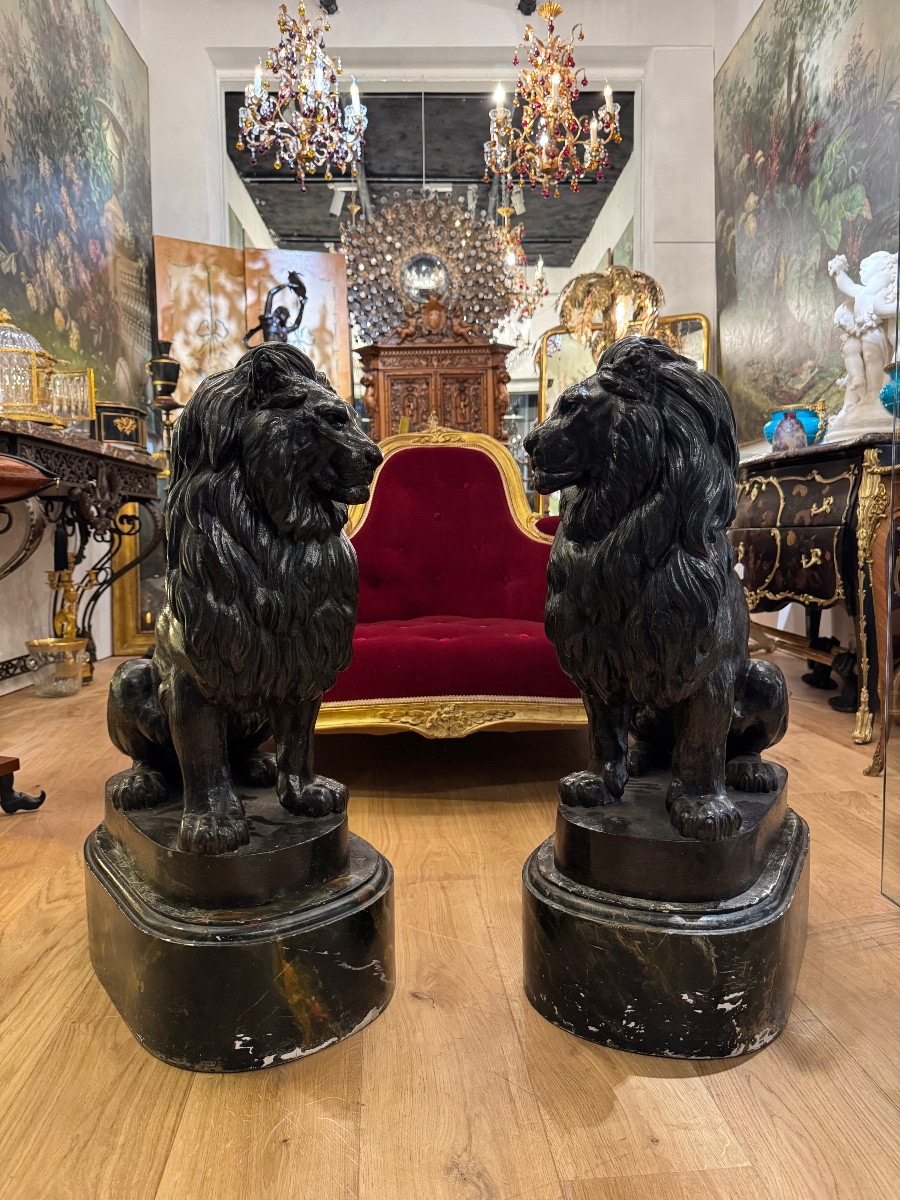 Pair Of Cast Iron Lions From Val d'Osne, 19th Century -photo-2