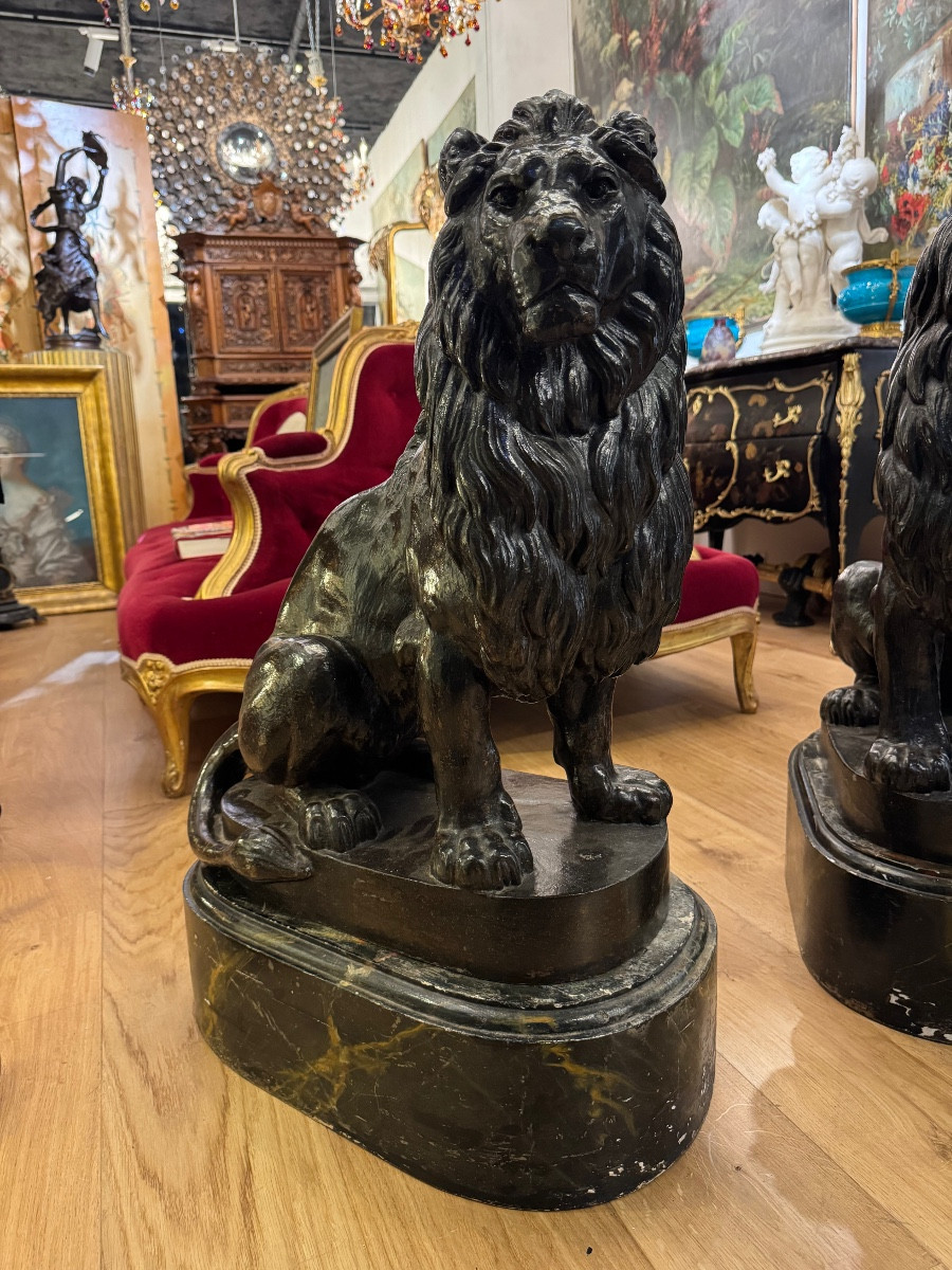Pair Of Cast Iron Lions From Val d'Osne, 19th Century -photo-3
