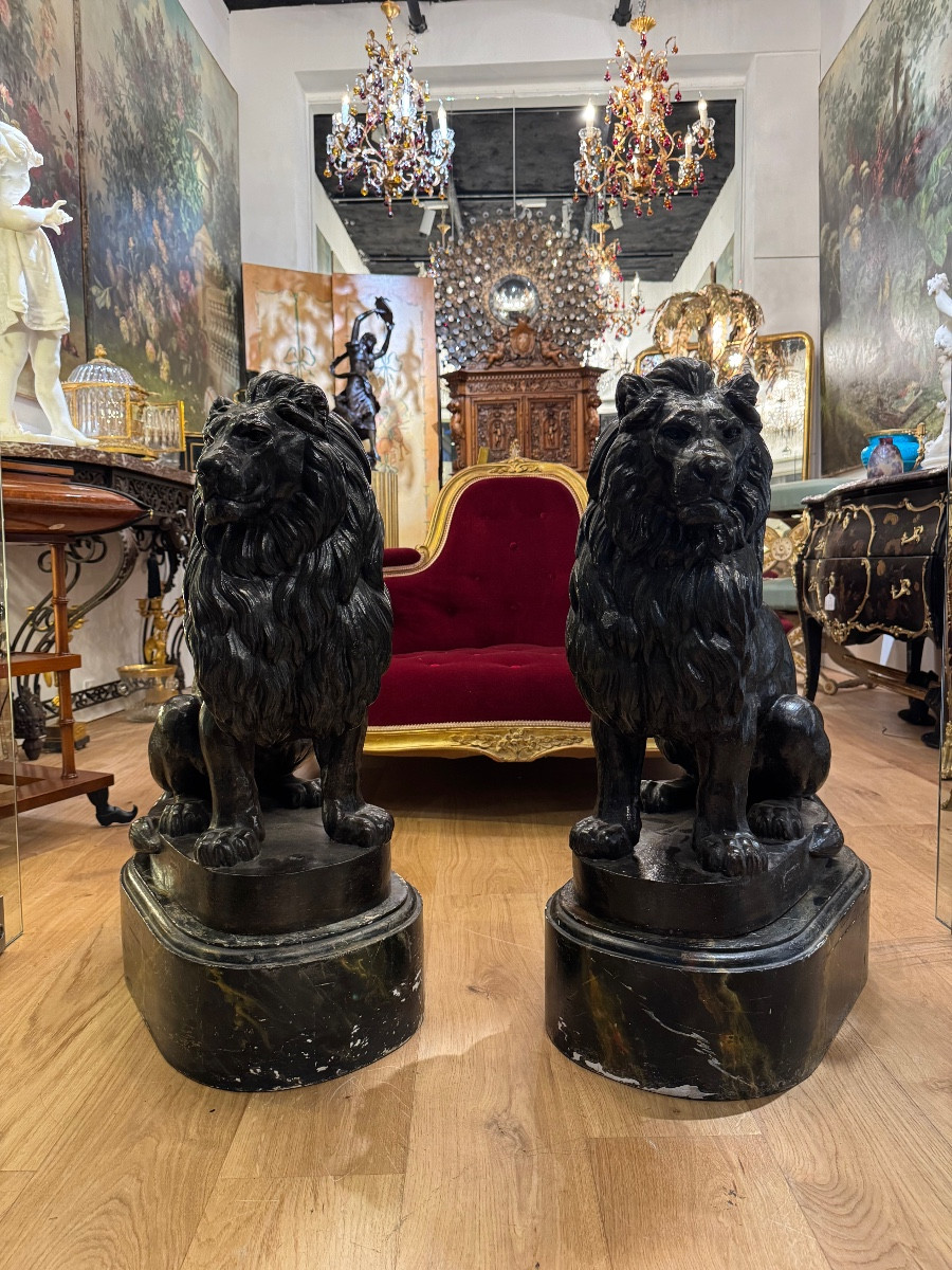 Pair Of Cast Iron Lions From Val d'Osne, 19th Century -photo-4