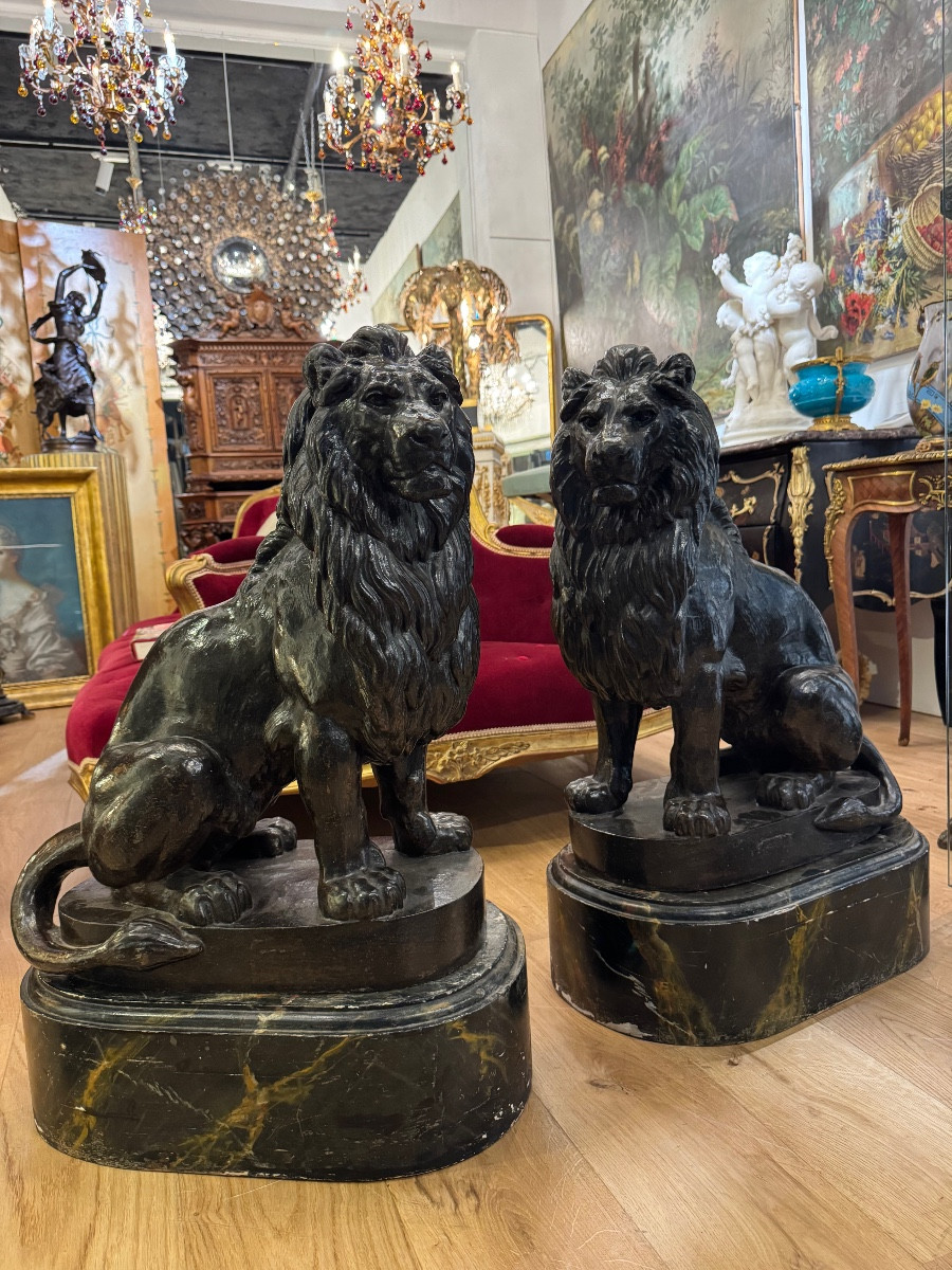 Pair Of Cast Iron Lions From Val d'Osne, 19th Century 