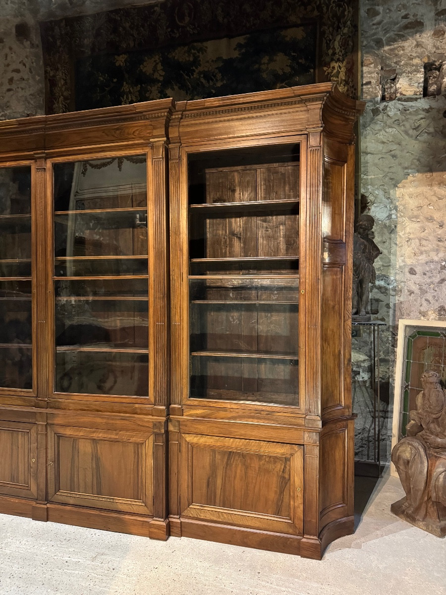 Bibliothèque de style Louis XVI fin du XVIII ème en Noyer -photo-1