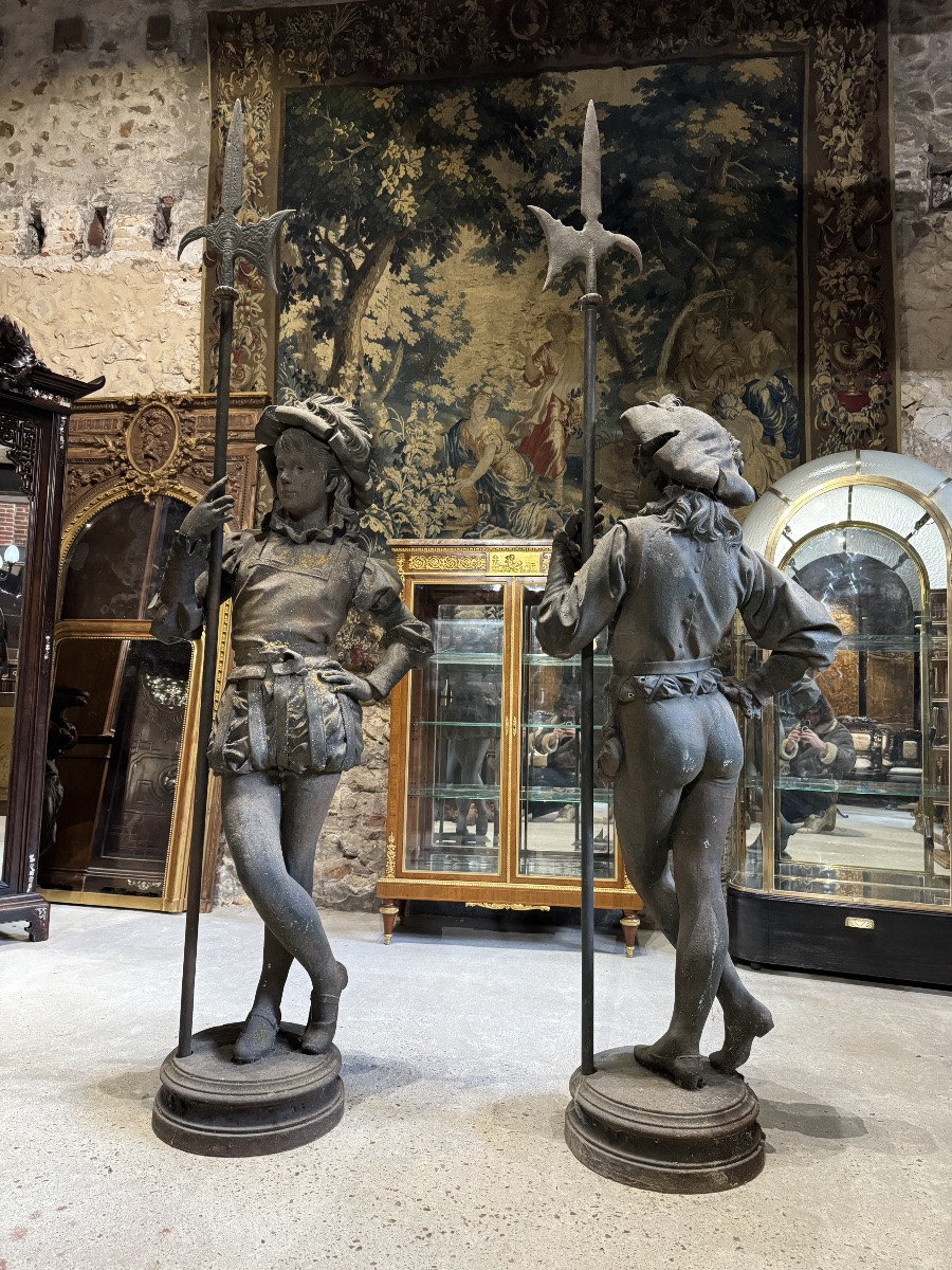 Paire d’hallebardiers en fonte signés de Édouard Houssin datés 1882-photo-7