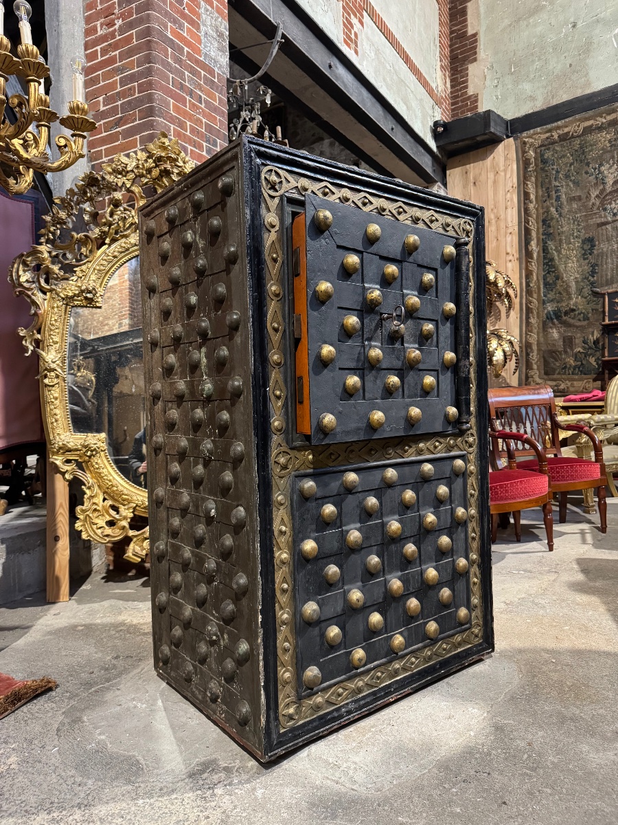 19th-century Studded Safe From The South Of France -photo-4