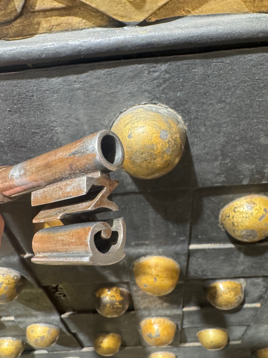 19th-century Studded Safe From The South Of France -photo-7