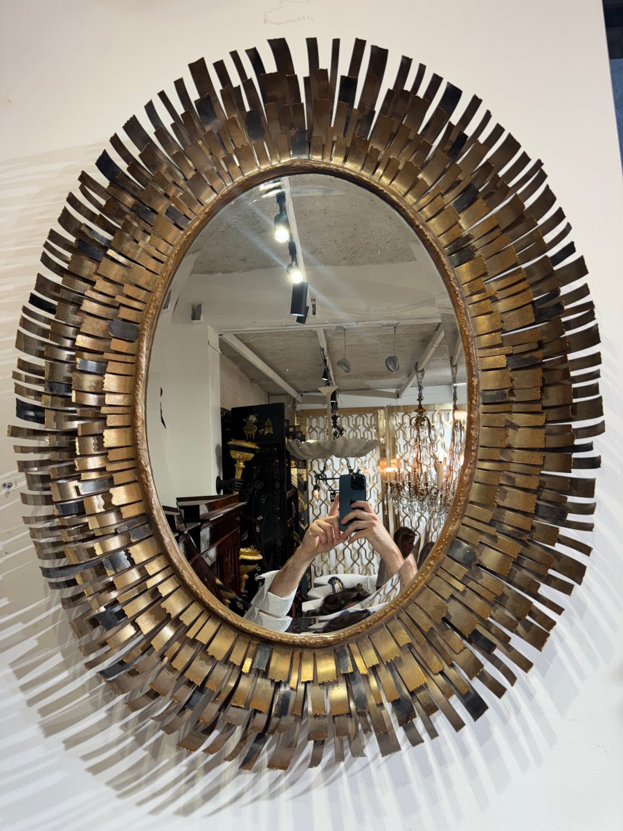 Miroir brutaliste en laiton attribué à Curtis Jere des années 70