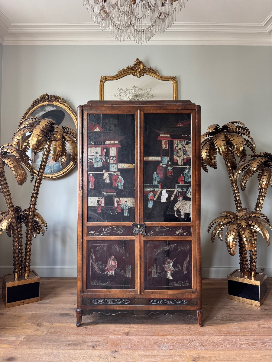 Armoire en laque de Chine panneaux du XVIII ème siècle 
