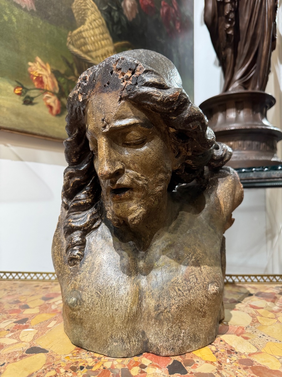Christ en bois sculpté polychrome du XVII ème -photo-1