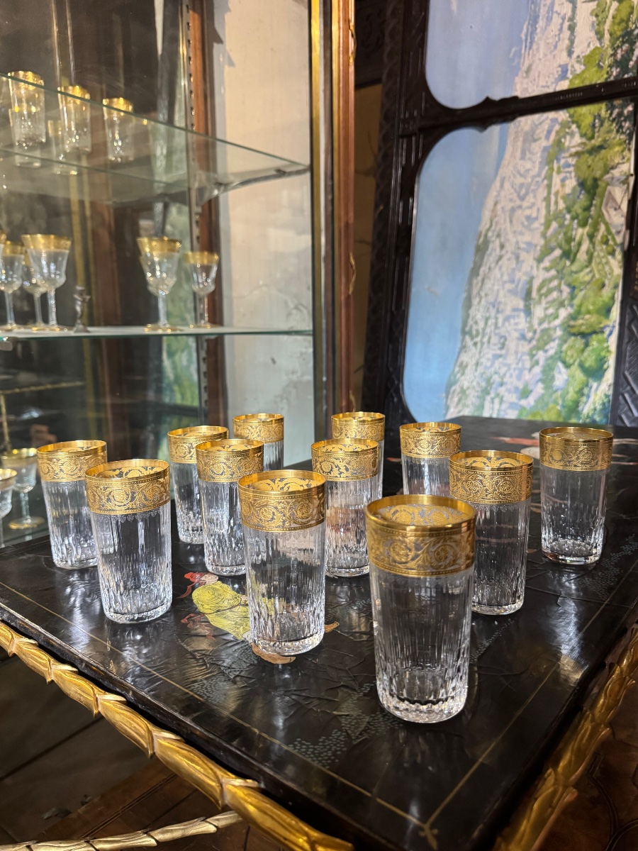 Suite de 12 gobelets à Thé de 11 cm en cristal de saint Louis modèle Thistle 