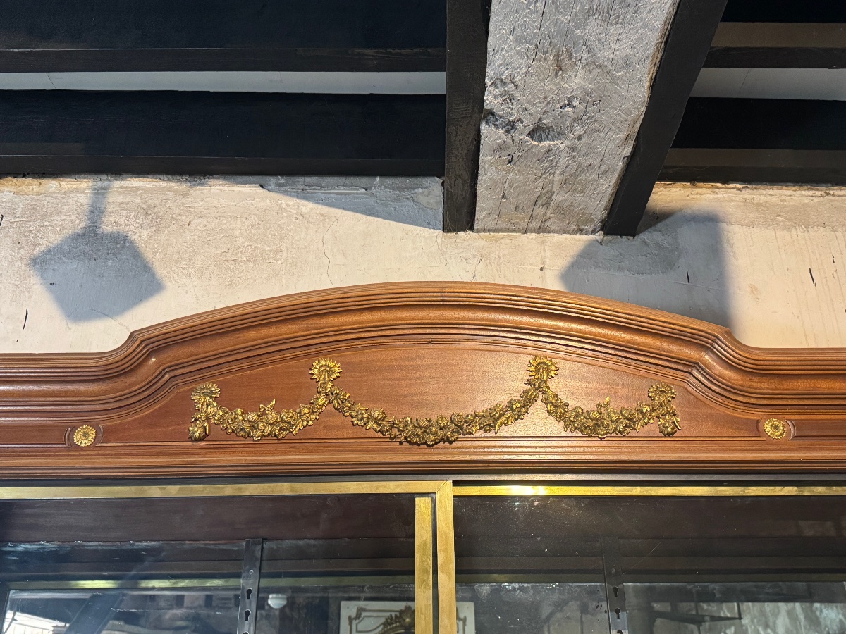 Napoleon III-era Mahogany Display Cabinet With Gilded Bronze Accents -photo-4