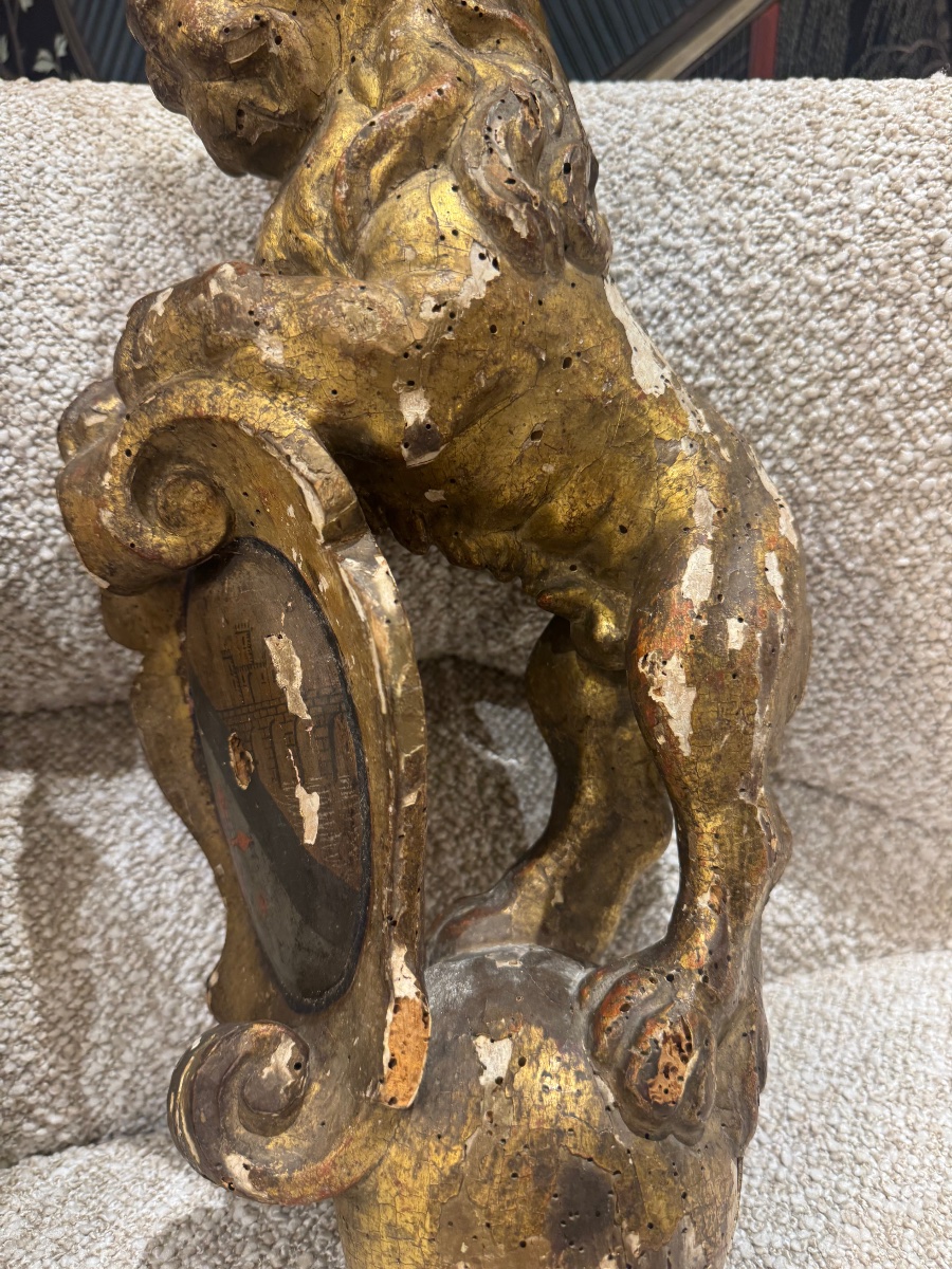 Pair Of Gilded Wooden Lions Bearing A Coat Of Arms, 17th Century -photo-3
