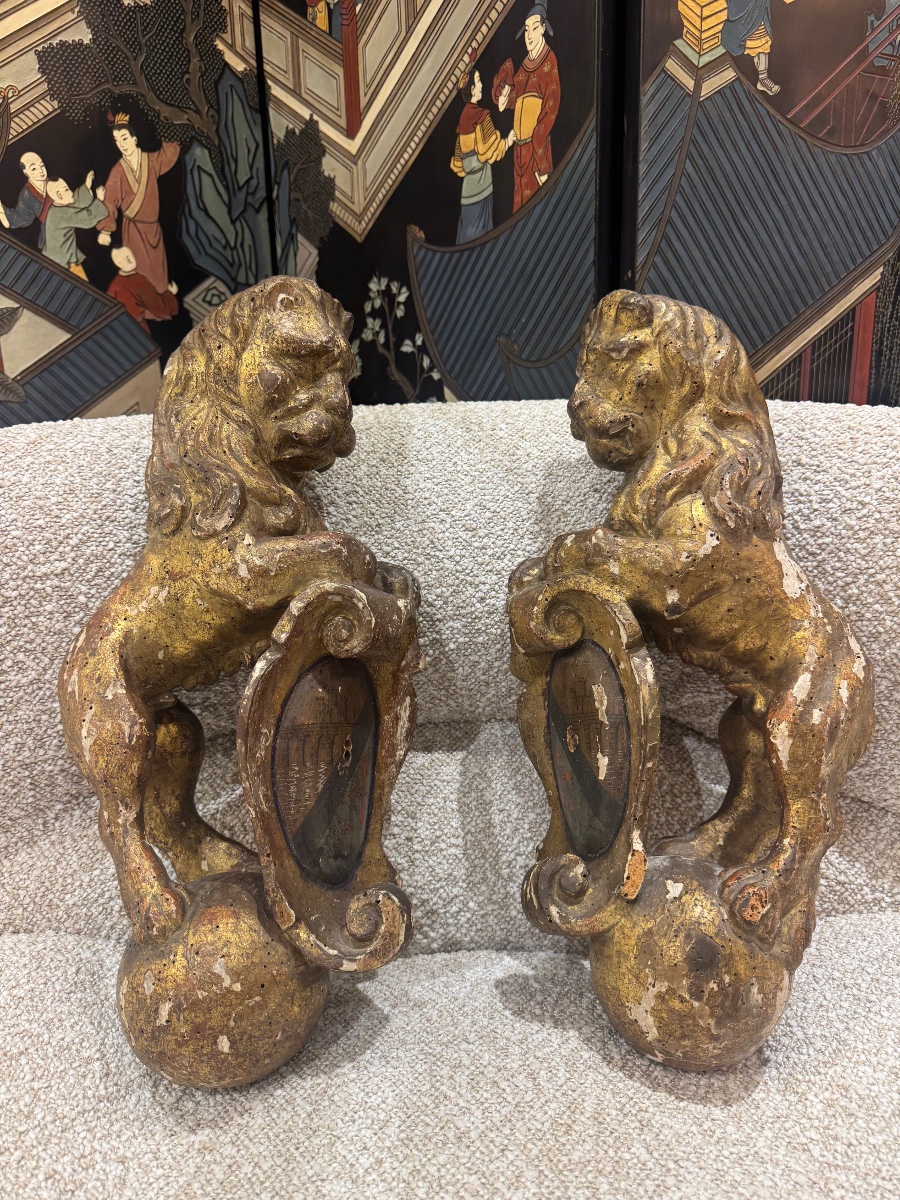 Pair Of Gilded Wooden Lions Bearing A Coat Of Arms, 17th Century -photo-6
