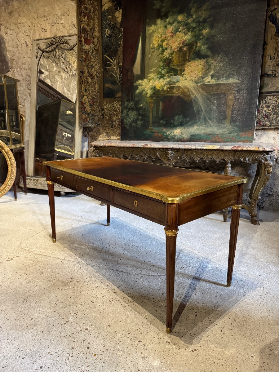 Bureau de style Louis XVI en acajou dessus de cuir -photo-2