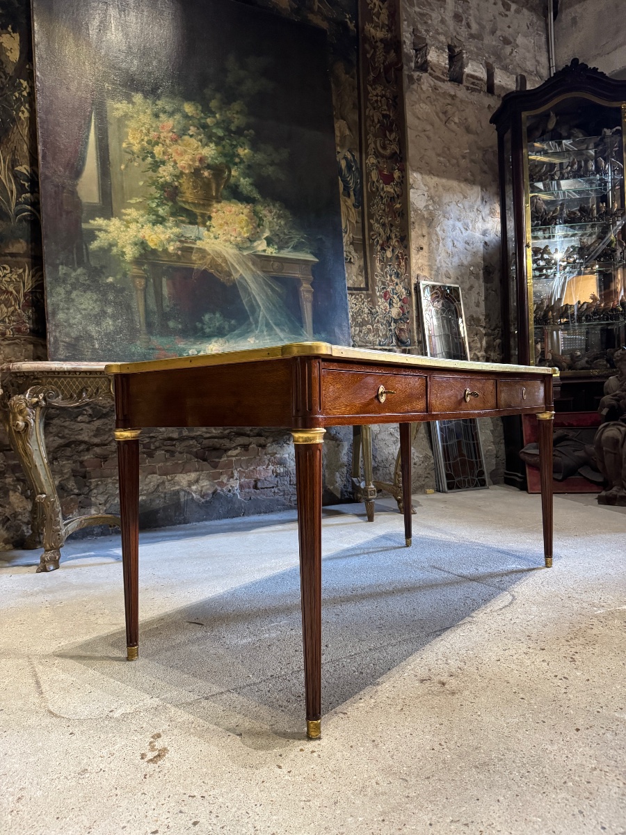 Bureau de style Louis XVI en acajou dessus de cuir -photo-3