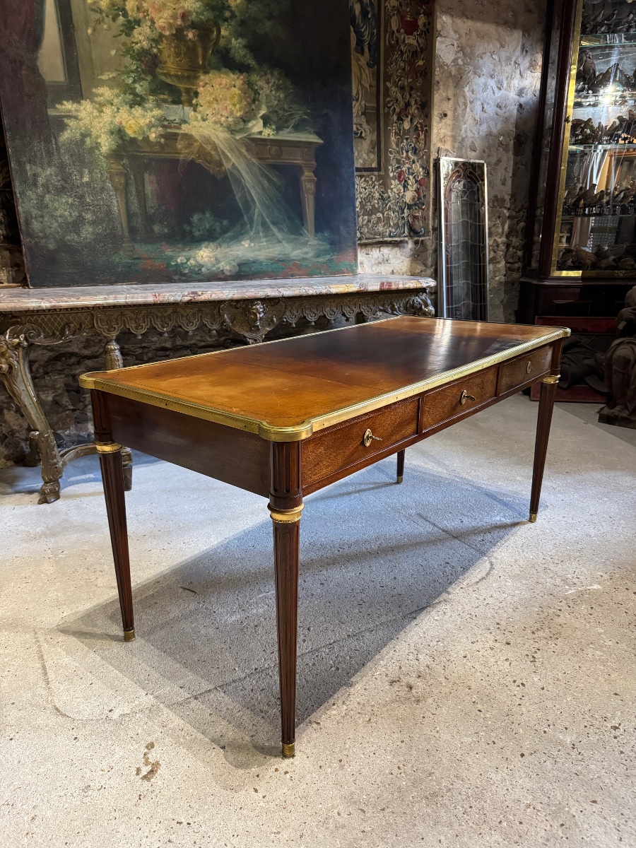 Bureau de style Louis XVI en acajou dessus de cuir -photo-4