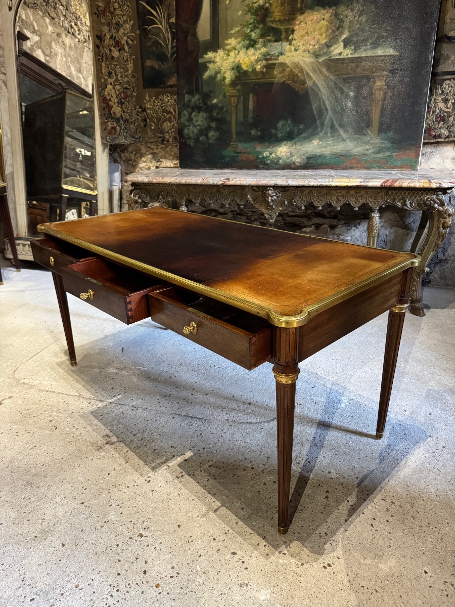Bureau de style Louis XVI en acajou dessus de cuir -photo-3
