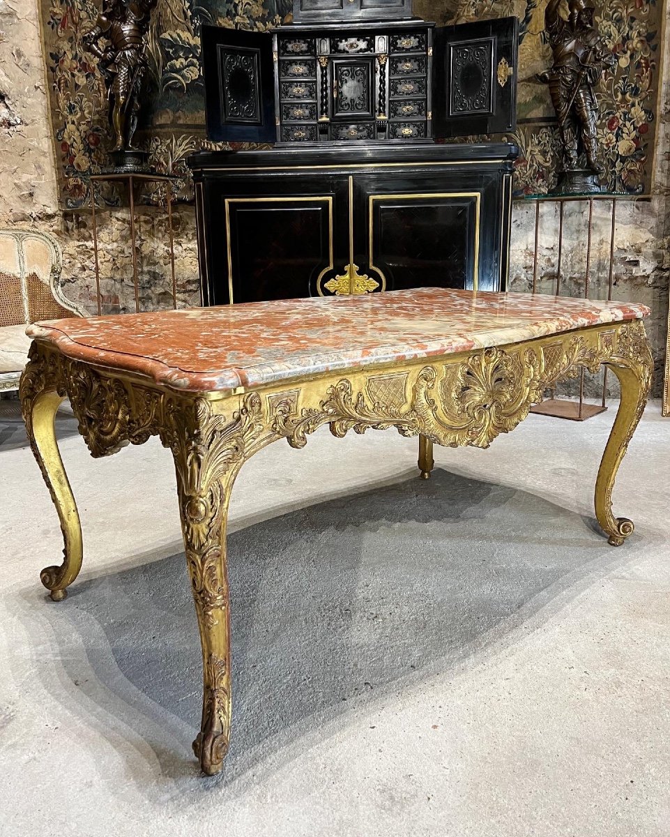 Table à gibier en bois doré de style Louis XV Dessus De Marbre Rouge du languedoc XIX ème siècle 