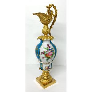 Aiguiere En Porcelaine De Paris Et Bronze Doré D’époque Napoléon III XIX ème Siècle 