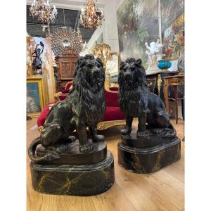 Paire de lions en fonte de fer du Val d’osne XIX ème siècle 